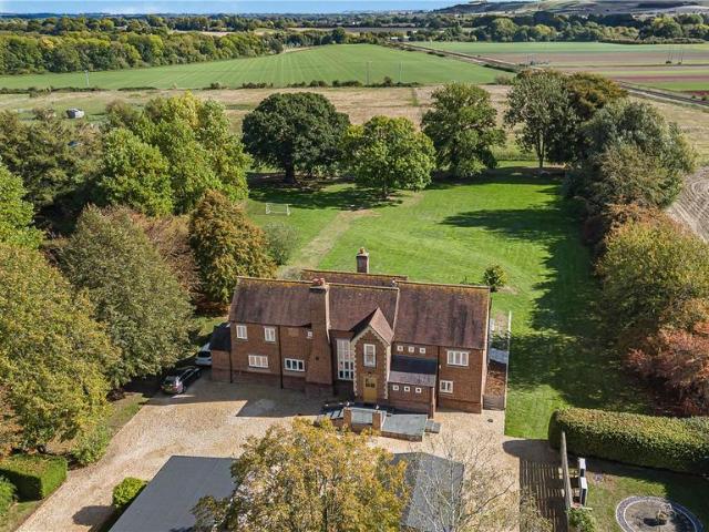 6 bedroom detached house for sale