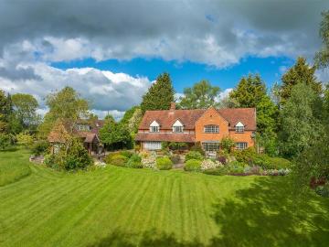 6 bedroom detached house for sale