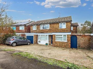 6 bedroom detached house for sale