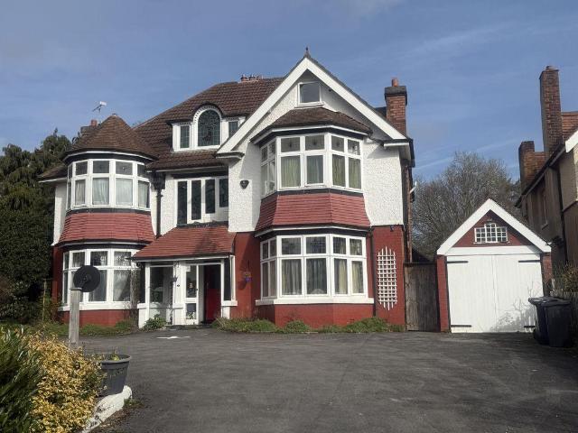 6 bedroom detached house for sale