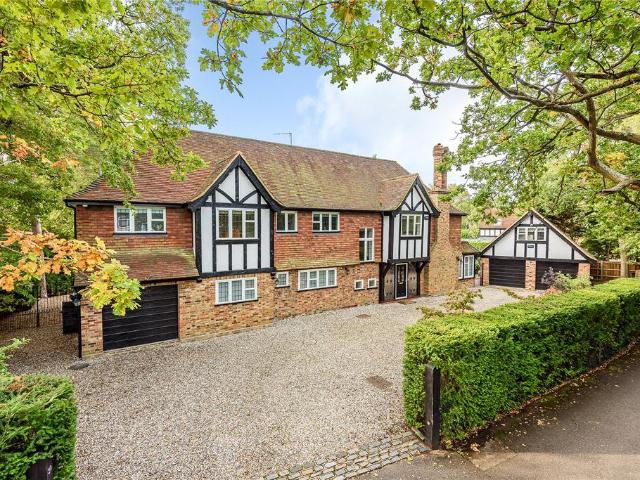 6 bedroom detached house for sale
