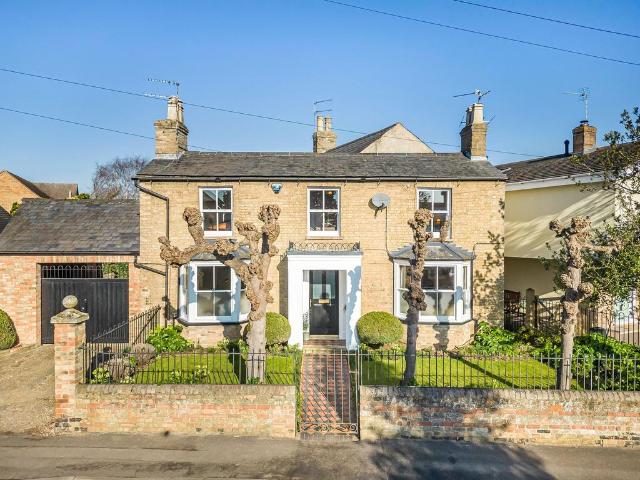 6 bedroom detached house for sale