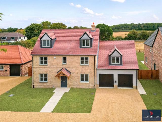 6 bedroom detached house for sale