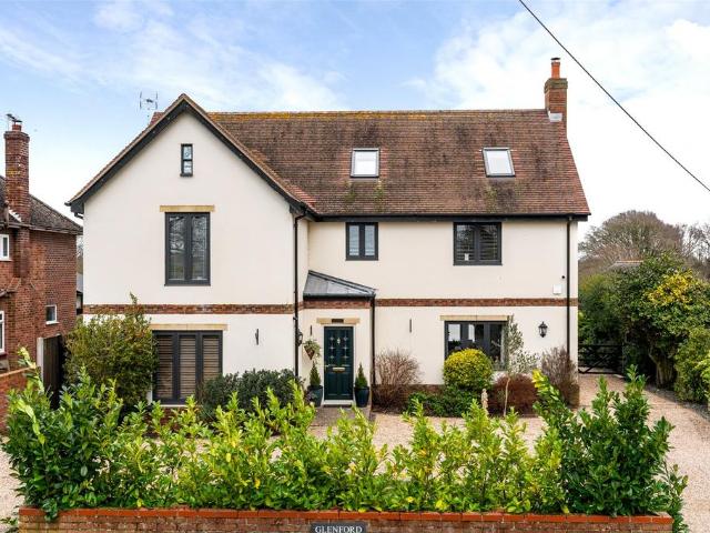 6 bedroom detached house for sale