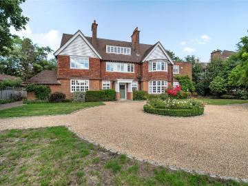 6 bedroom detached house for sale