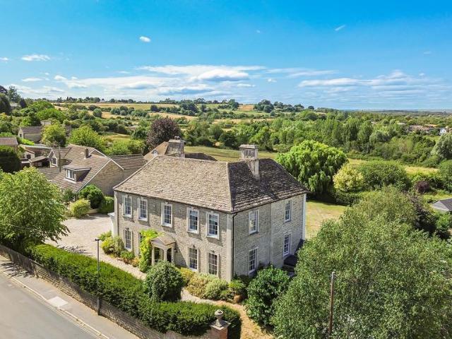 6 bedroom detached house for sale