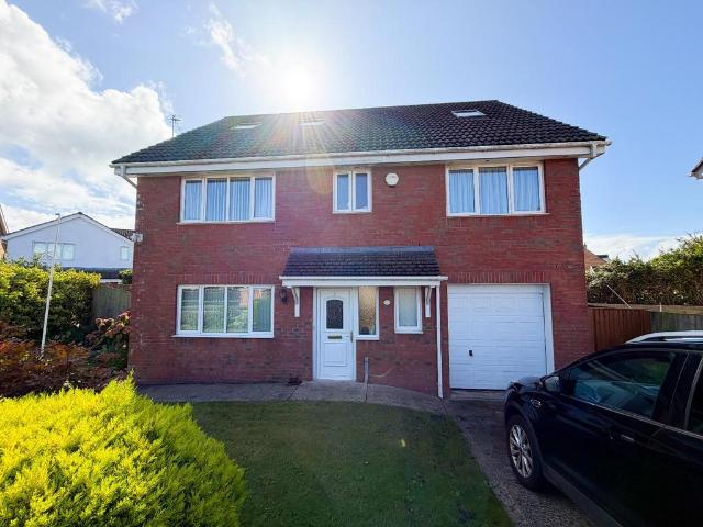 6 bedroom detached house for sale