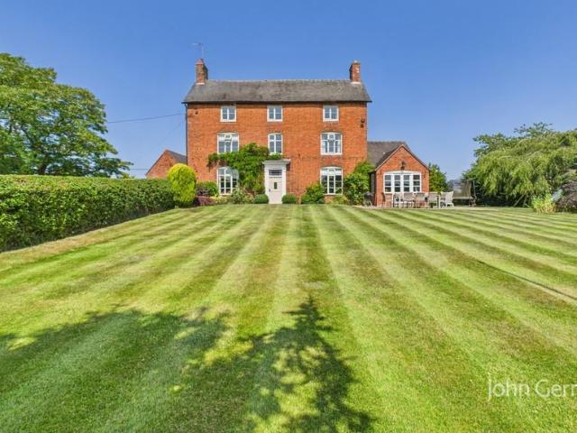 6 bedroom detached house for sale