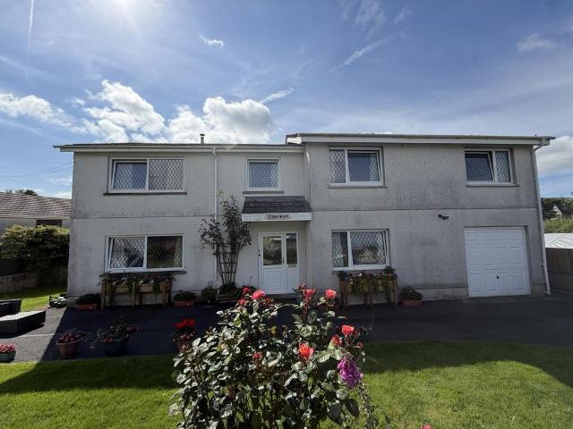 6 bedroom detached house for sale