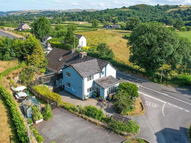 7 bedroom detached house for sale