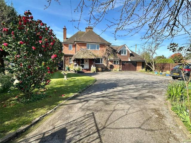 6 bedroom detached house for sale