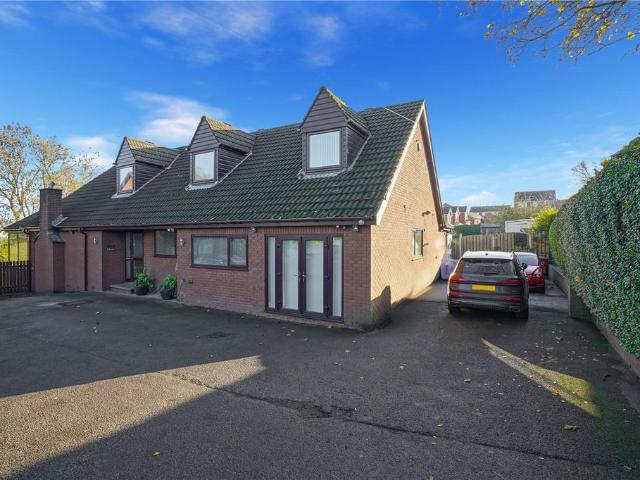 6 bedroom detached house for sale