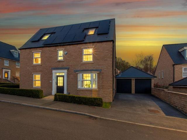 6 bedroom detached house for sale