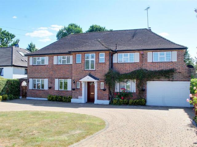 6 bedroom detached house for sale