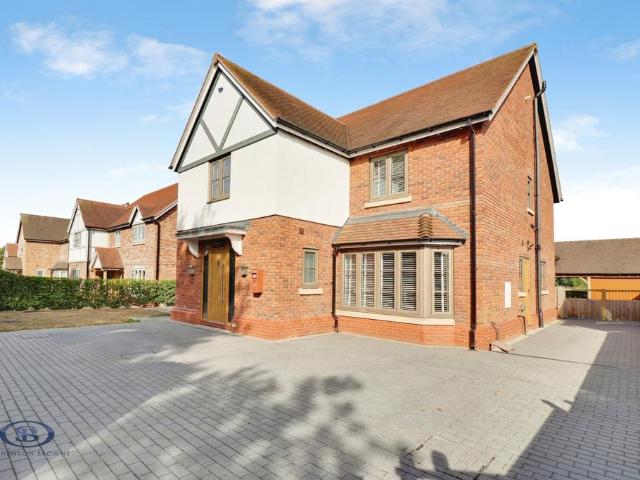 6 bedroom detached house for sale