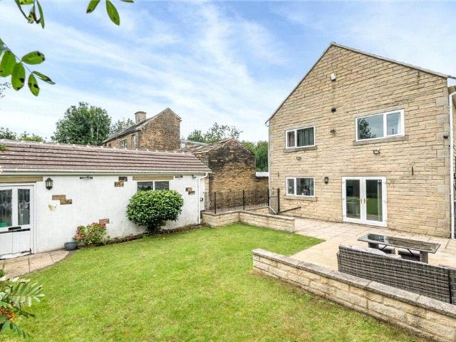 6 bedroom detached house for sale
