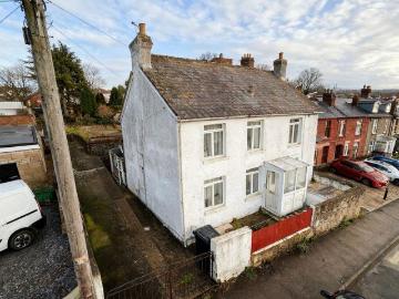 6 bedroom detached house for sale