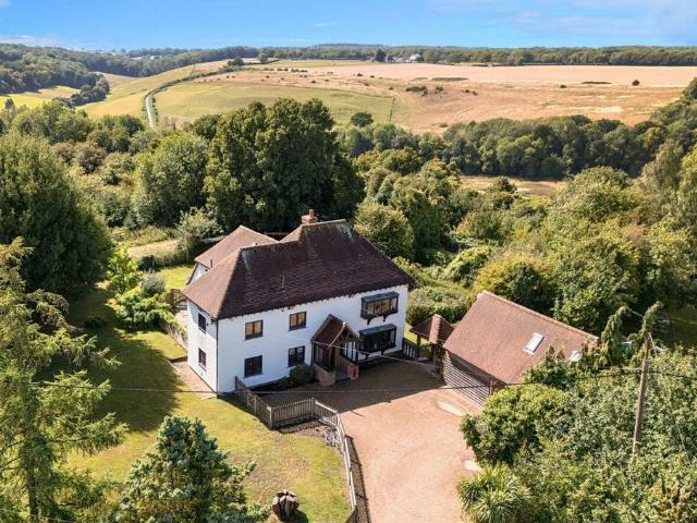 6 bedroom detached house for sale