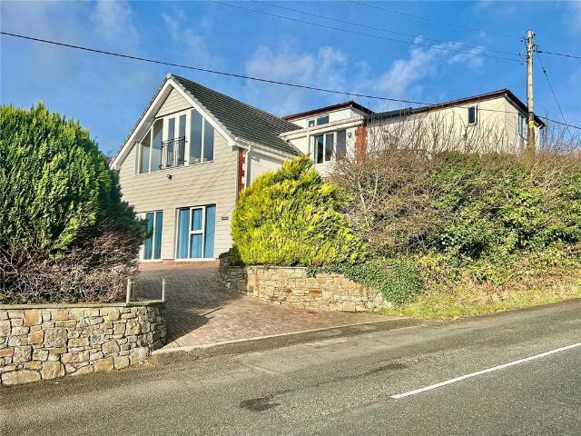 6 bedroom detached house for sale