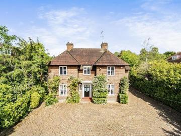 6 bedroom detached house for sale