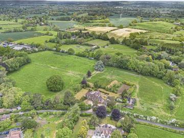 6 bedroom detached house for sale