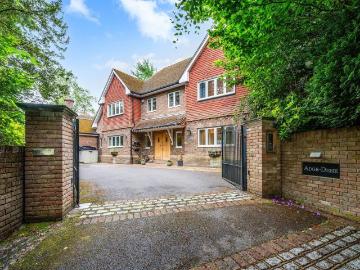 6 bedroom detached house for sale