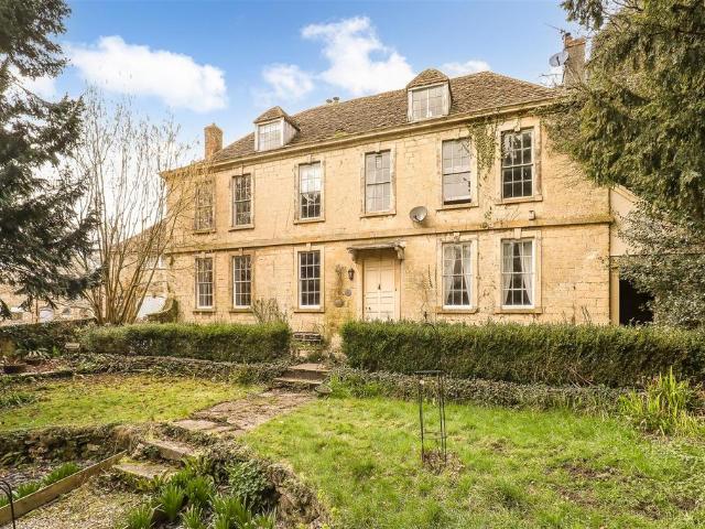 6 bedroom detached house for sale