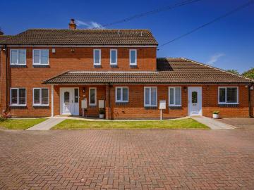 6 bedroom detached house for sale