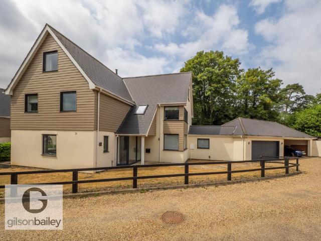 6 bedroom detached house for sale
