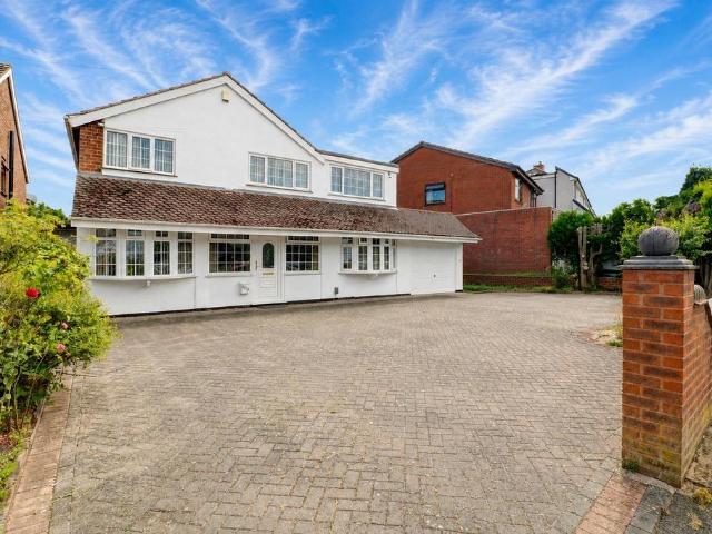 6 bedroom detached house for sale