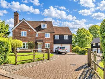 6 bedroom detached house for sale