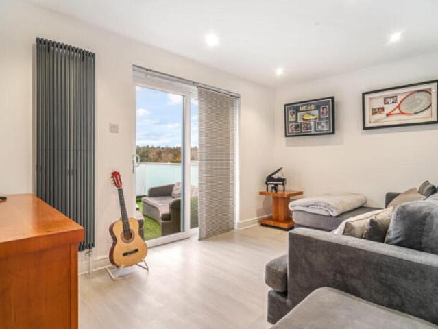6 bedroom detached house for sale in 10 Avon Road, Cramond, Edinburgh, EH4 6RD, EH4
