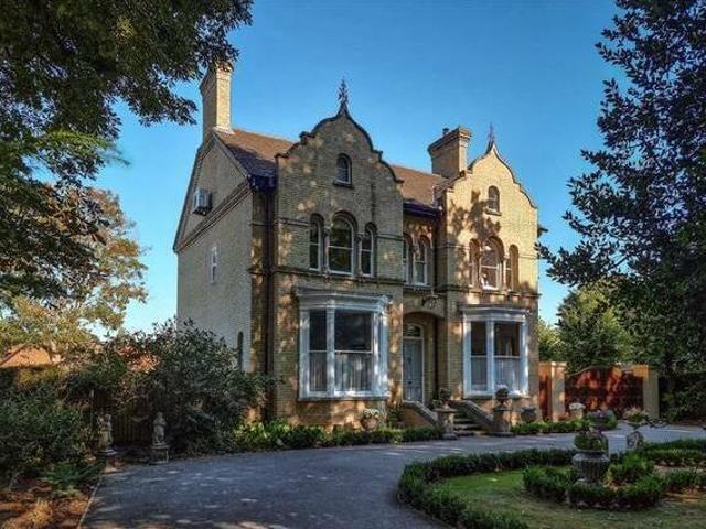 6 bedroom detached house for sale in Charnwood 60 Pinchbeck Road Spalding Lincolnshire PE11