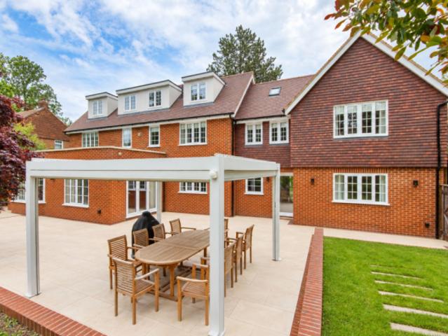 6 bedroom detached house for sale in Hither Chantlers, Langton Green, TN3