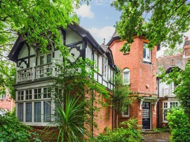 6 Bedroom Detached House For Sale In Maidenhead, Berkshire