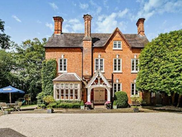 6 Bedroom Detached House For Sale In Stoke on trent, Staffordshire