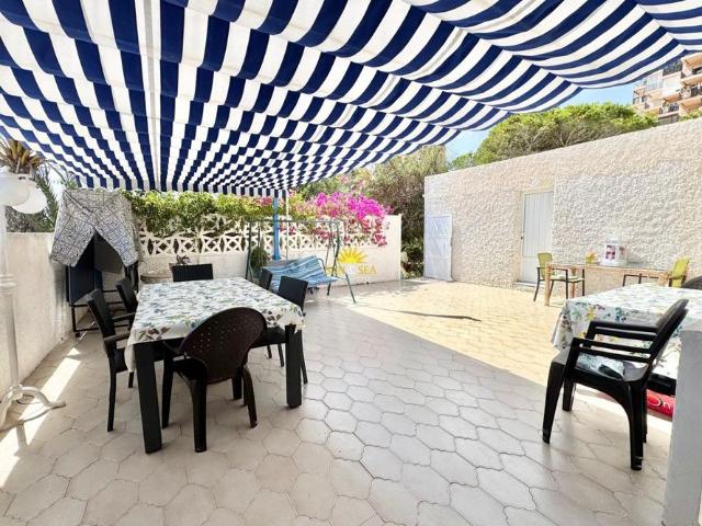 6 BEDROOM DETACHED HOUSE JUST 300 METRES FROM THE BEACH IN TORREVIEJA