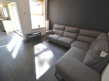 6 bedroom Detached house To Let