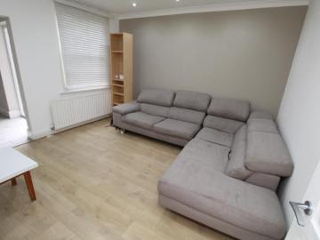 6 bedroom Detached house To Let