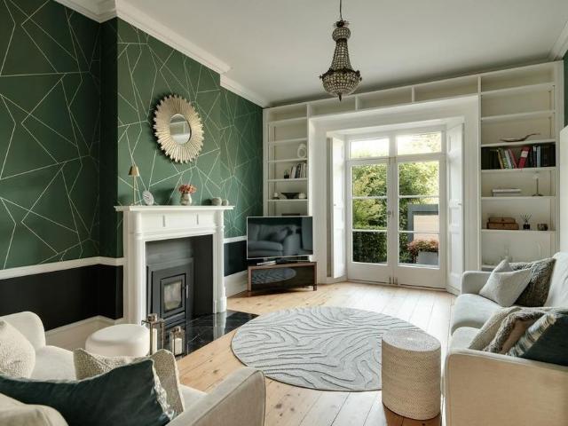 6 bedroom detached house to rent