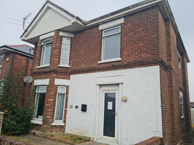5 bedroom detached house to rent