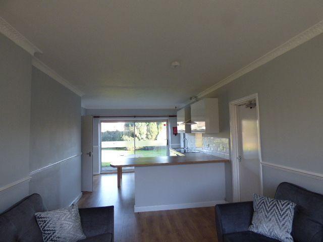 6 bedroom detached house to rent