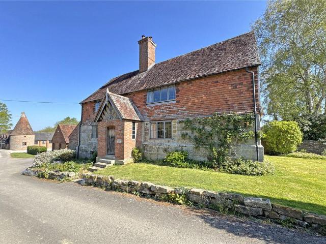 6 bedroom detached house to rent