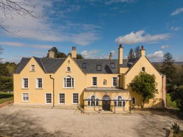6 bedroom detached house to rent