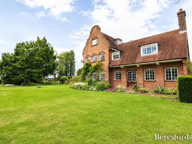 6 bedroom detached house to rent