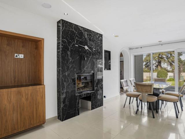 6 bedroom detached house to rent