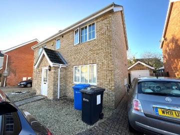 6 bedroom detached house to rent