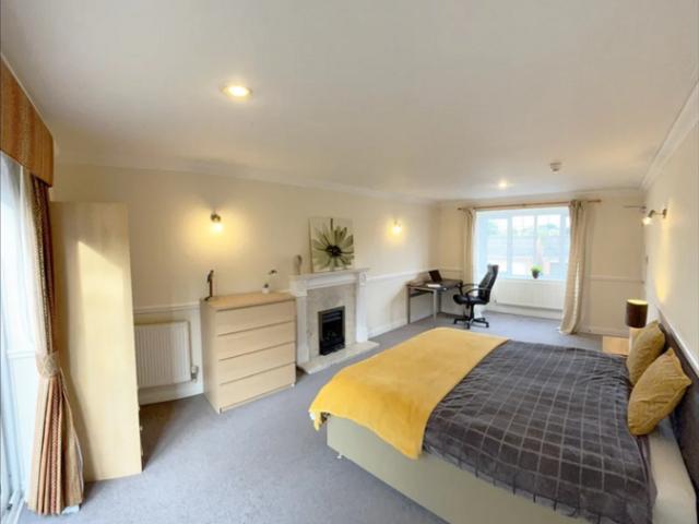 6 bedroom detached house to rent