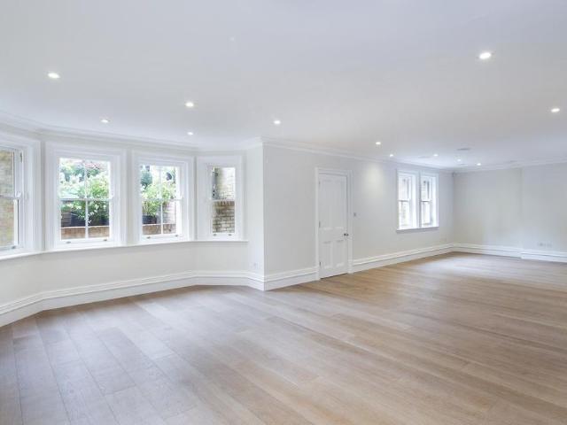 6 bedroom detached house to rent