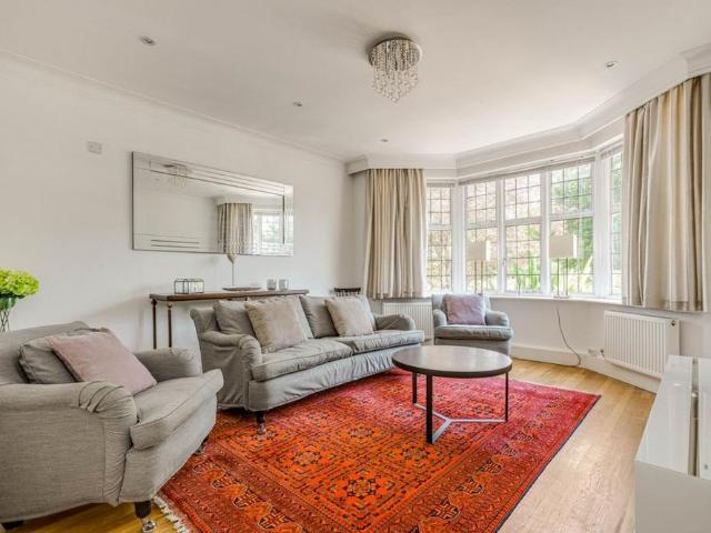 6 bedroom detached house to rent